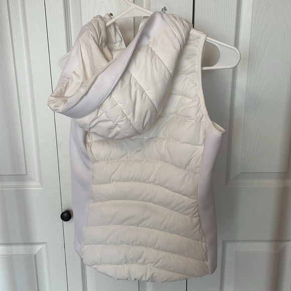 Gap Fit White Puffer Vest with Hood Size XS - Picture 2 of 4